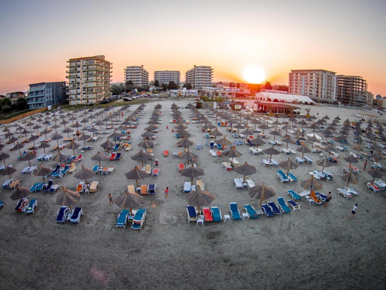 Phoenicia Holiday Resort Mamaia Exterior photo